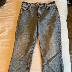 NWOT Abercrombie mom jeans size 8R